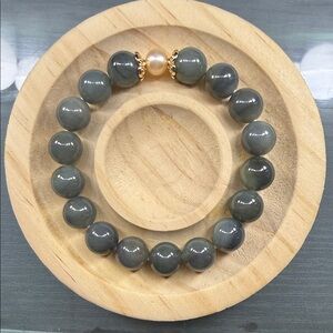 Elegant Gray Beaded Bracelet